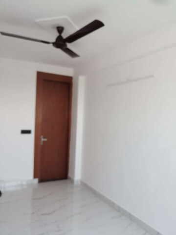 Room in 1 BHK Builder Floor at Kishangarh – for Rent