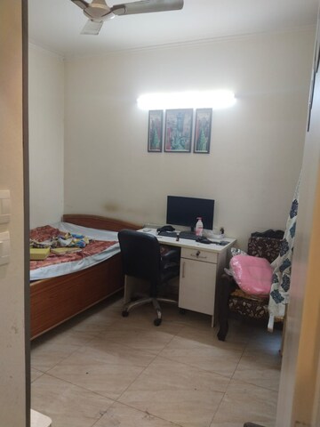 Bedroom in 2 BHK Apartment at Gaur City 7th Avenue, Sector 4, Greater Noida – for Rent