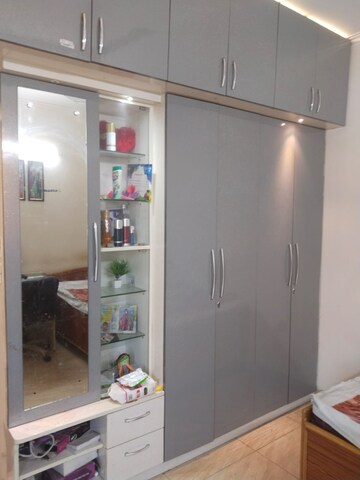 Room in 2 BHK Apartment at Gaur City 7th Avenue, Sector 4, Greater Noida – for Rent