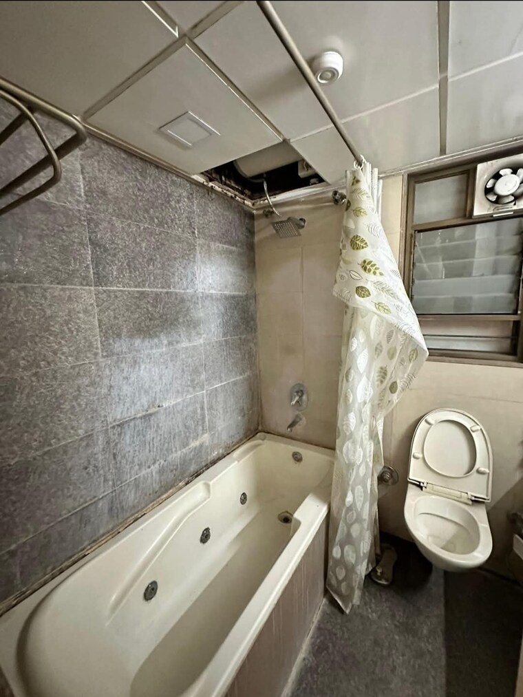 Bathroom, kool-homes-solitaire 4 Bedroom 2540 Sq.Ft. Apartment In Kondhwa Pune 8350419