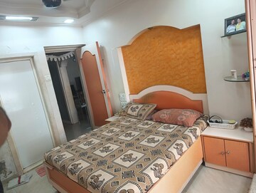 Bedroom in 2 BHK Apartment at Vile Parle East – for Rent