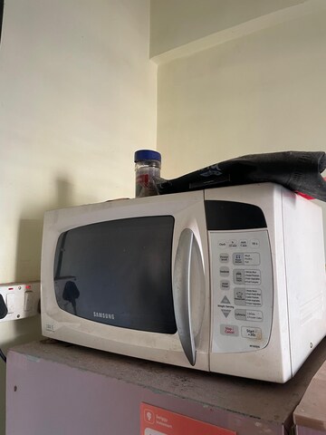 Furnished Amenities in 1 RK Apartment at Vile Parle West – for Rent