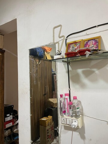 Furnished Amenities in 1 RK Apartment at Vile Parle West – for Rent