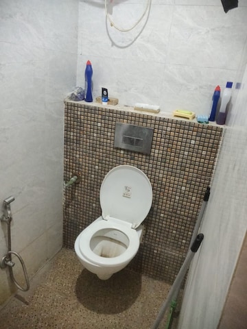 Bathroom in 1 RK Builder Floor at SS 100, Sector 49 – for Rent