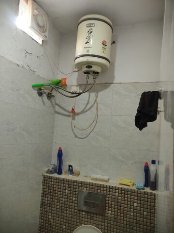 Bathroom in 1 RK Builder Floor at SS 100, Sector 49 – for Rent