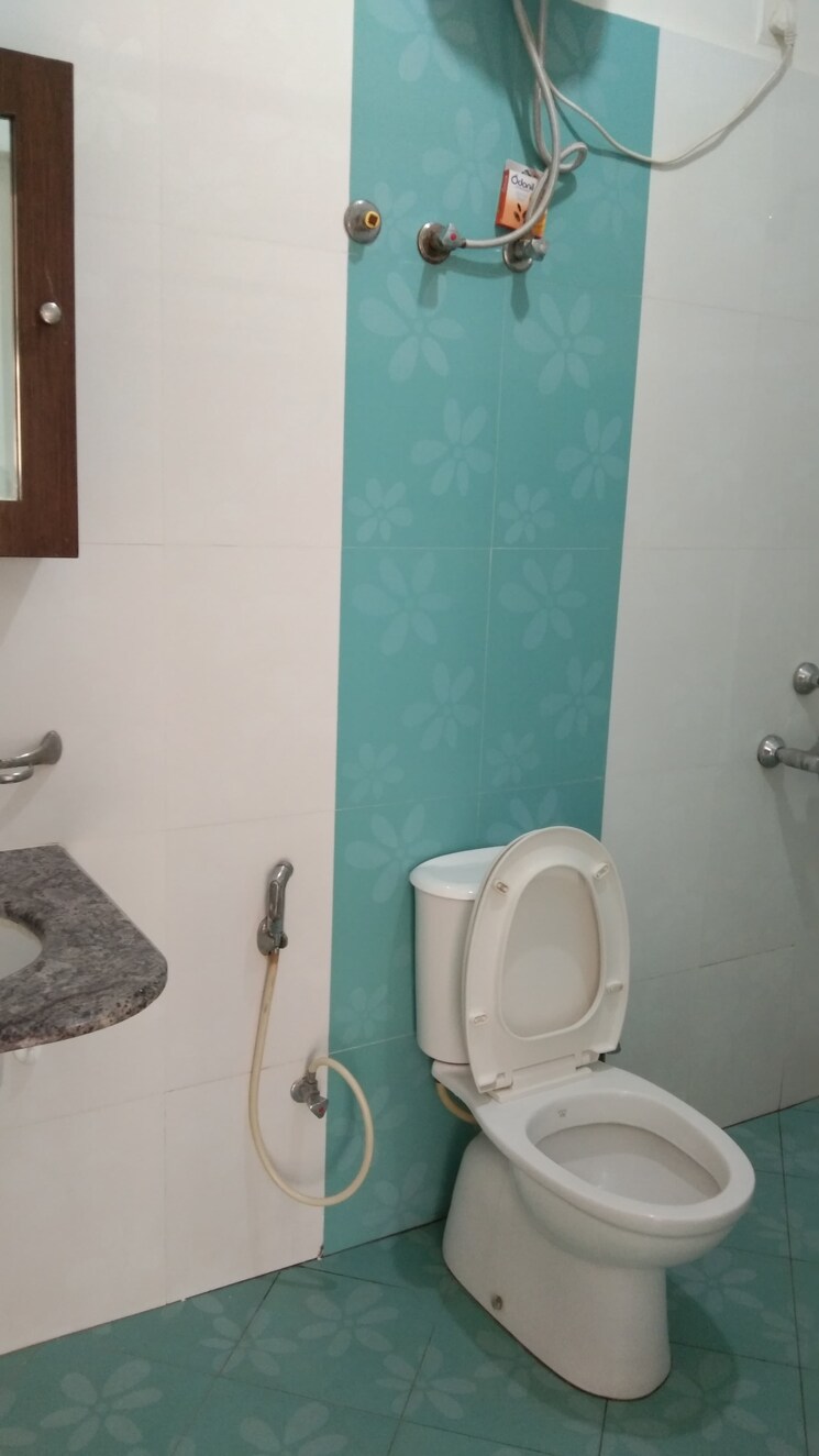 Bathroom, sumadhuras-sawan-mtb 3 Bedroom 1515 Sq.Ft. Apartment In Hoodi Bangalore 8350565