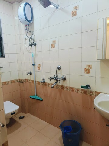 Bathroom in 1 BHK Apartment at Ashok Nagar Complex Ashok Nagar, Ashok Nagar – for Rent