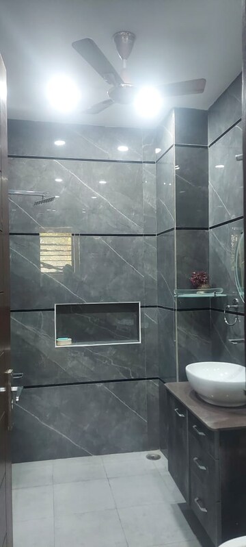 Bathroom in 2.5 BHK Builder Floor at Sector 31 – for Rent