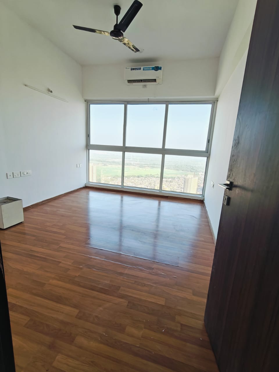 3 BHK 980 Sq.Ft. Apartment in Ekta World Lake Primrose