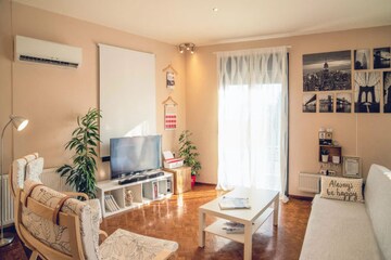 Living Room in 4 BHK Apartment at Ahuja Towers, Prabhadevi – for Rent
