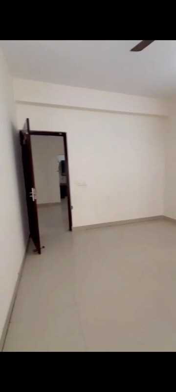 Room in 2 BHK Apartment at Paramount Emotions, Sector 1 Greater Noida – for Sale