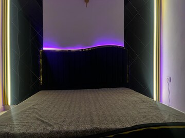 Bedroom in 2 BHK Apartment at Saket – for Rent