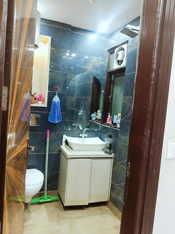 Bathroom in 3.5 BHK Builder Floor at Uttam Nagar – for Rent