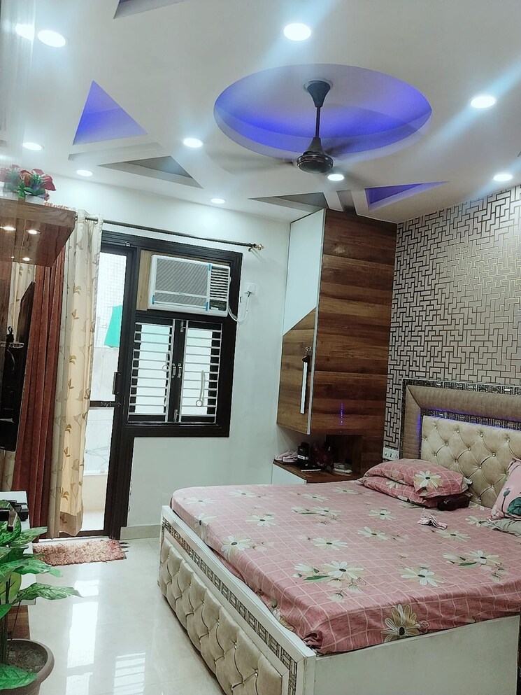 Bedroom, uttam nagar 3.5 Bedroom 102 Sq.Ft. Builder Floor In Uttam Nagar Delhi 8350748