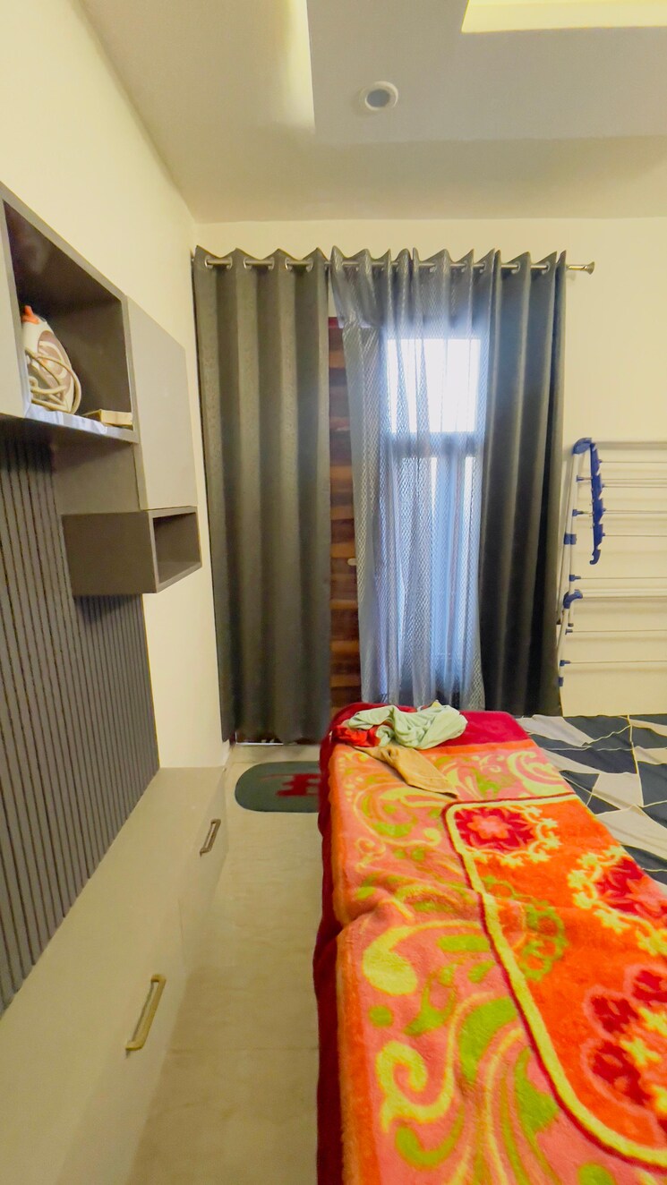 Bedroom, uttam nagar 3.5 Bedroom 102 Sq.Ft. Builder Floor In Uttam Nagar Delhi 8350748