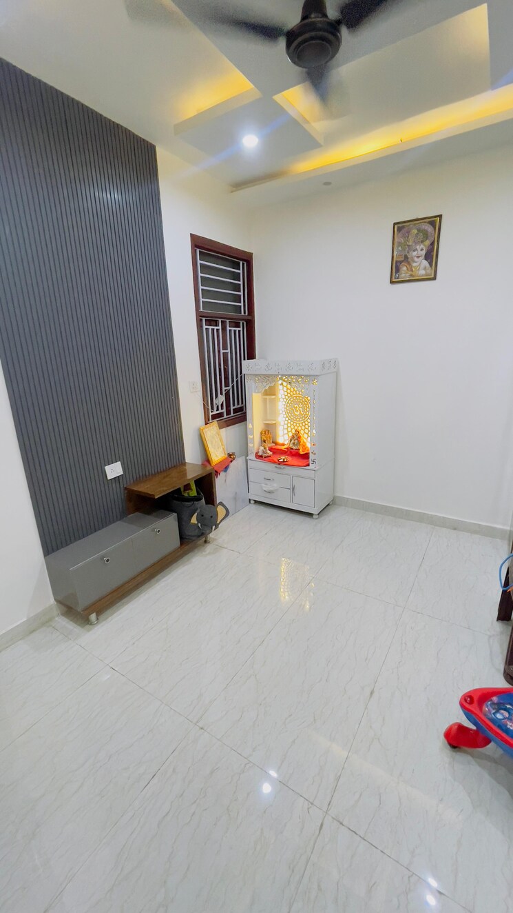 Living Room, uttam nagar 3.5 Bedroom 102 Sq.Ft. Builder Floor In Uttam Nagar Delhi 8350748