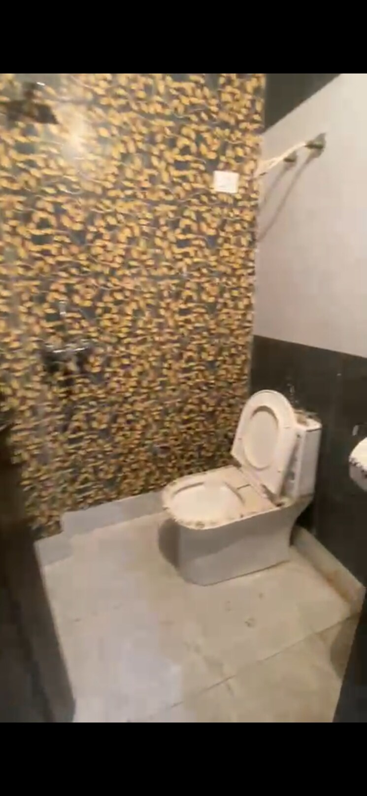 Bathroom, uttam nagar 1.5 Bedroom 40 Sq.Yd. Builder Floor In Uttam Nagar Delhi 8350767