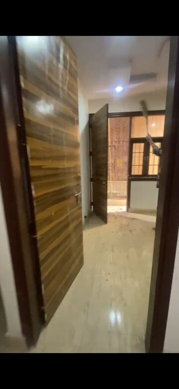 Building Lobby in 1.5 BHK Builder Floor at Uttam Nagar – for Rent