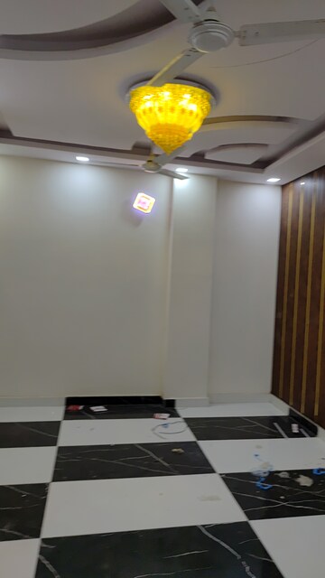 Room in 3 BHK Builder Floor at Bhagwati Garden – for Sale
