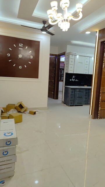 Room in 3 BHK Builder Floor at Bhagwati Garden – for Sale