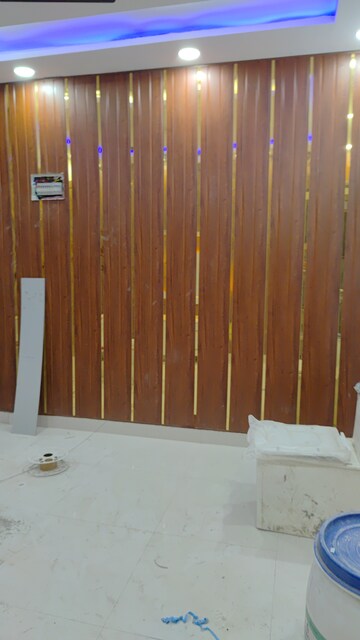 Furnished Amenities in 3 BHK Builder Floor at Bhagwati Garden – for Sale
