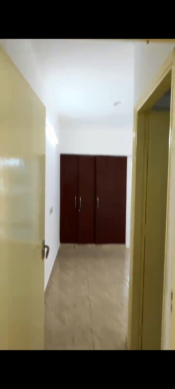 Room in 2 BHK Apartment at Gaur City 7th Avenue, Sector 4, Greater Noida – for Sale