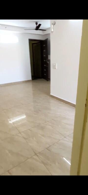 Room in 2 BHK Apartment at Gaur City 7th Avenue, Sector 4, Greater Noida – for Sale