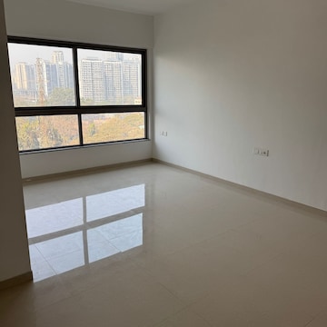 Room in 3 BHK Apartment at Kalpataru Immensa B, Kolshet Industrial Area – for Sale