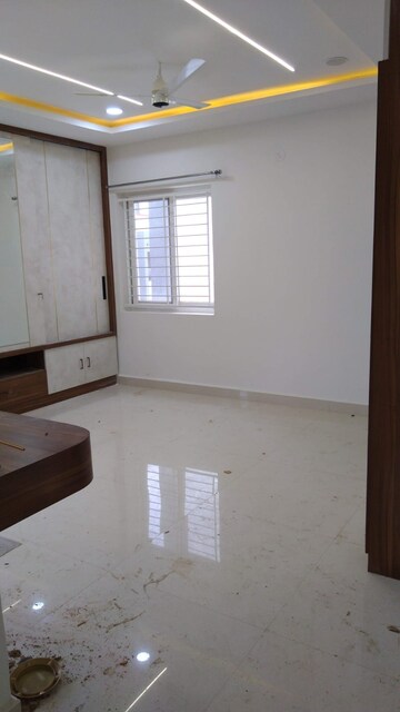 Room in 3 BHK Apartment at Ananda Poe Tree Extension, Narsingi – for Rent