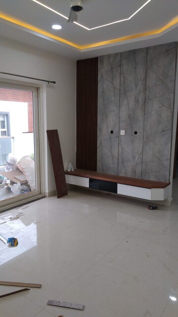 Room in 3 BHK Apartment at Ananda Poe Tree Extension, Narsingi – for Rent