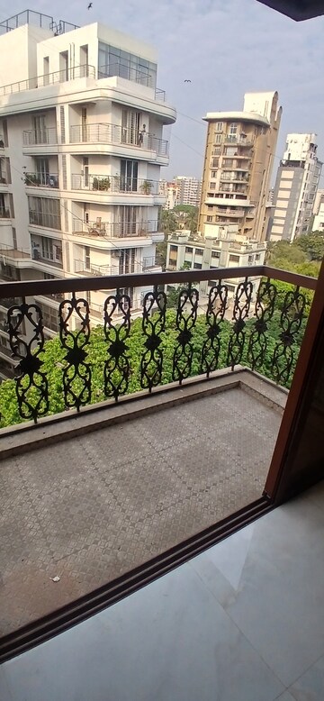 Balcony in 2 BHK Apartment at Gitanjali Apartment Chembur, Chembur – for Sale