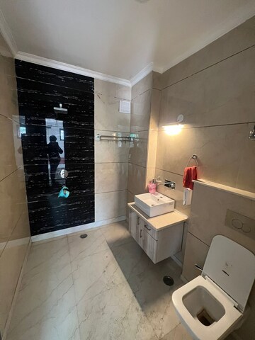 Bathroom in 1 BHK Builder Floor at Paschim Vihar – for Rent