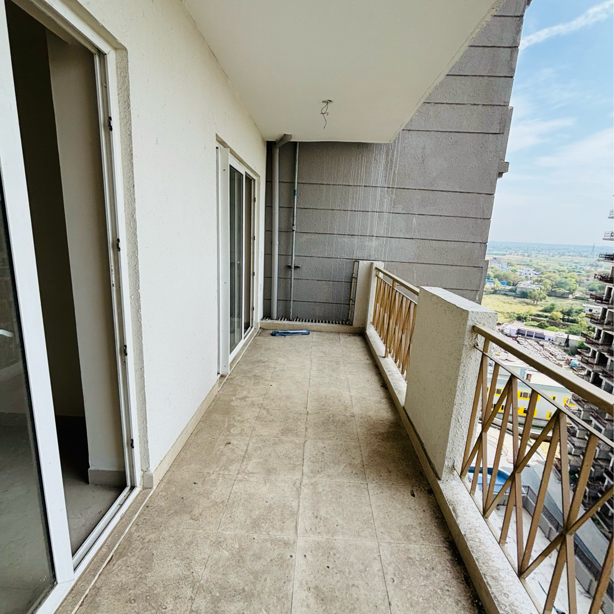 2 BHK Apartment For Sale in Pareena Micasa