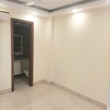 Room in 3 BHK Builder Floor at Greater Kailash I – for Rent