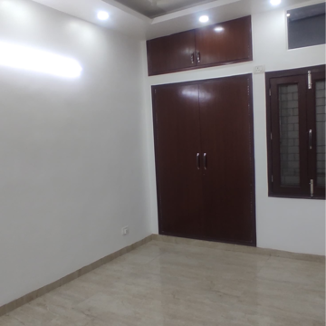 Room in 3 BHK Builder Floor at Nehru Enclave – for Rent