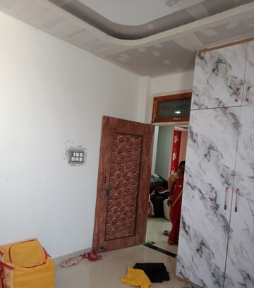 Master Bedroom in 2 BHK Independent House at Jankipuram – for Rent