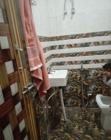 Bathroom in 2 BHK Independent House at Jankipuram – for Rent
