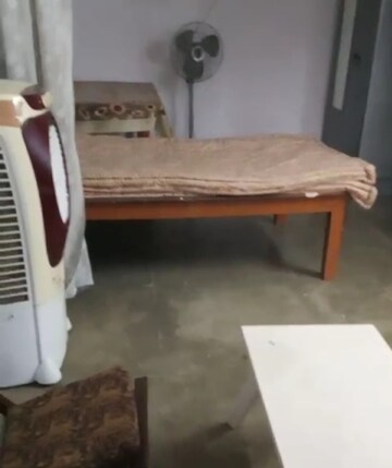 Bedroom in 2 BHK Independent House at Aliganj – for Rent