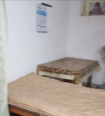 Living Room in 2 BHK Independent House at Aliganj – for Rent