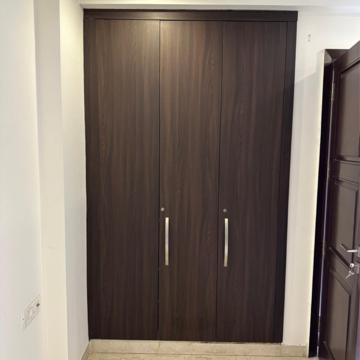 Furnished Amenities in 3 BHK Builder Floor at Greater Kailash I – for Rent