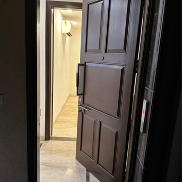 Furnished Amenities in 3 BHK Builder Floor at Greater Kailash I – for Rent