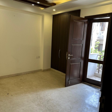 Room in 3 BHK Builder Floor at Greater Kailash I – for Rent