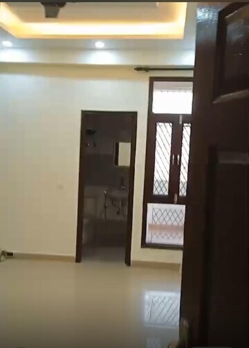 Room in 3 BHK Builder Floor at Vasundhara Sector 1 – for Rent