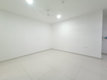 Room in 4 BHK Apartment at Indiabulls Enigma, Sector 110 – for Rent