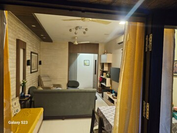 Master Bedroom in 2 BHK Apartment at Vishnu Vihar, Dhankawadi – for Rent