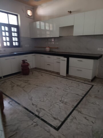Kitchen in 3.5 BHK Builder Floor at Sector 31 – for Rent