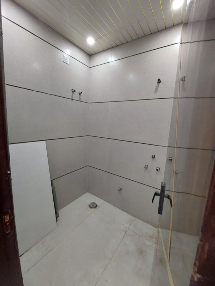 Bathroom, vasundhara sector 1 2 Bedroom 900 Sq.Ft. Builder Floor In Vasundhara Sector 1 Ghaziabad 8351224