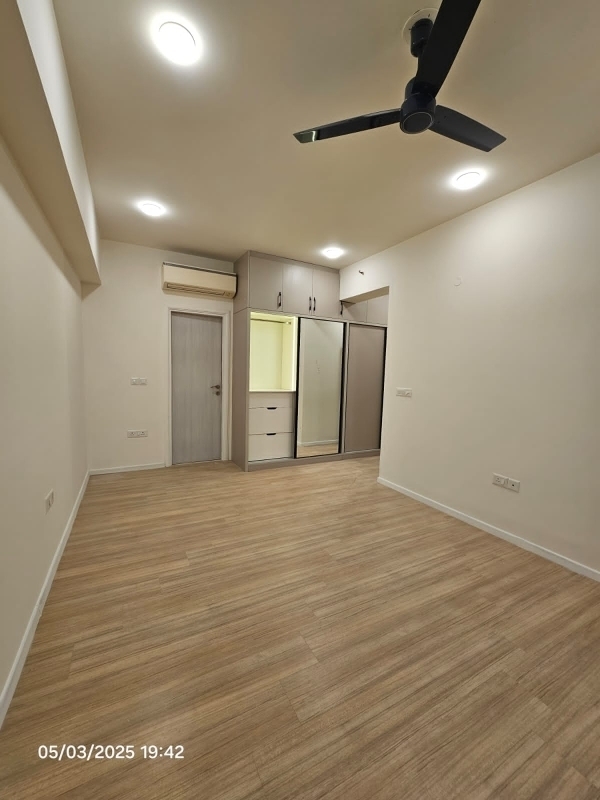 5 BHK + Servant Room,Study Room Apartment For Sale in Orris Aster Court Premier