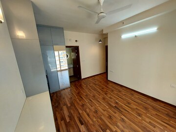 Room in 3 BHK Apartment at L&T Raintree Boulevard, Hebbal – for Rent