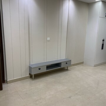 Bedroom in 4 BHK Apartment at Vipul World Floors, Sector 48 – for Rent
